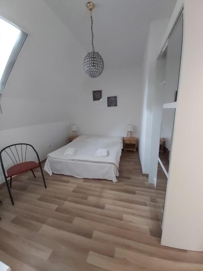 Bed and Breakfast Platanus Panzió Zamárdi Esterno foto