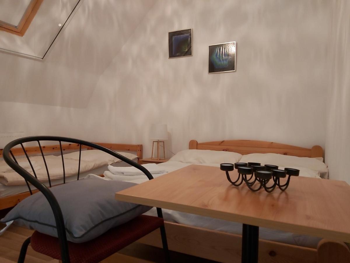Bed and Breakfast Platanus Panzió Zamárdi Esterno foto