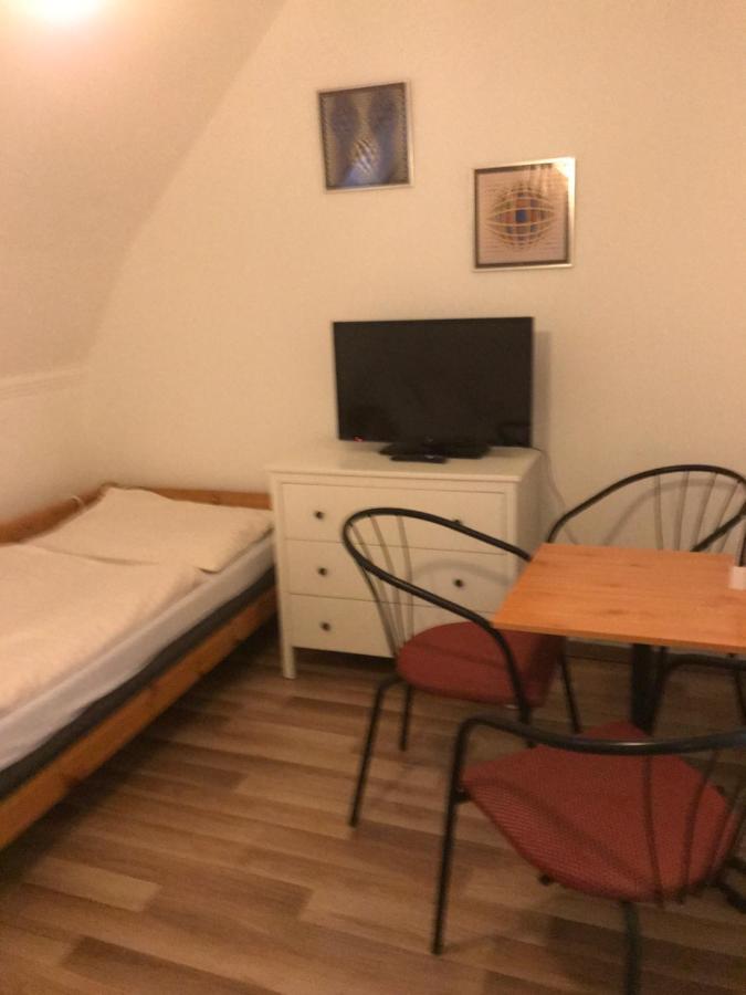 Bed and Breakfast Platanus Panzió Zamárdi Esterno foto