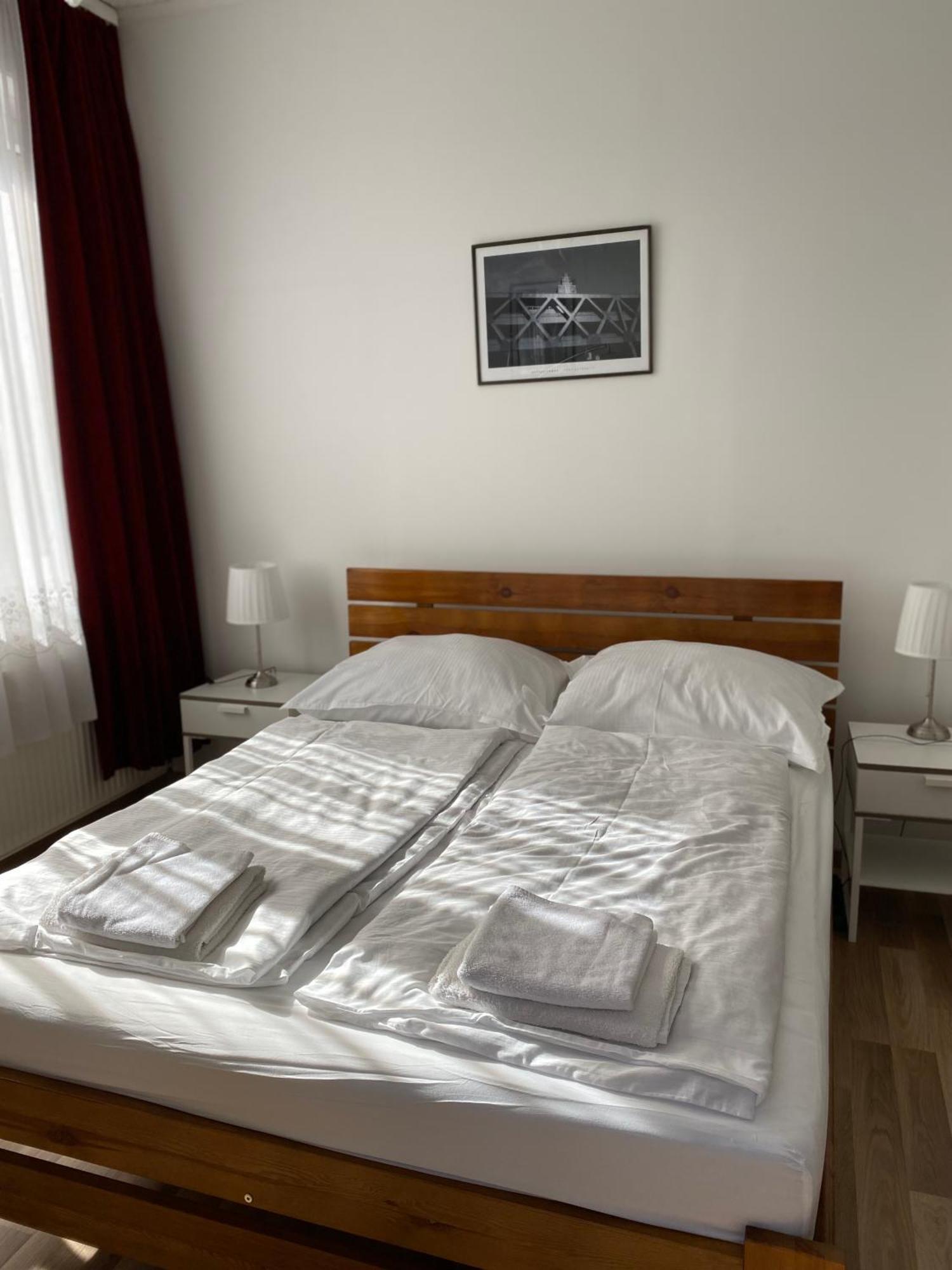 Bed and Breakfast Platanus Panzió Zamárdi Esterno foto