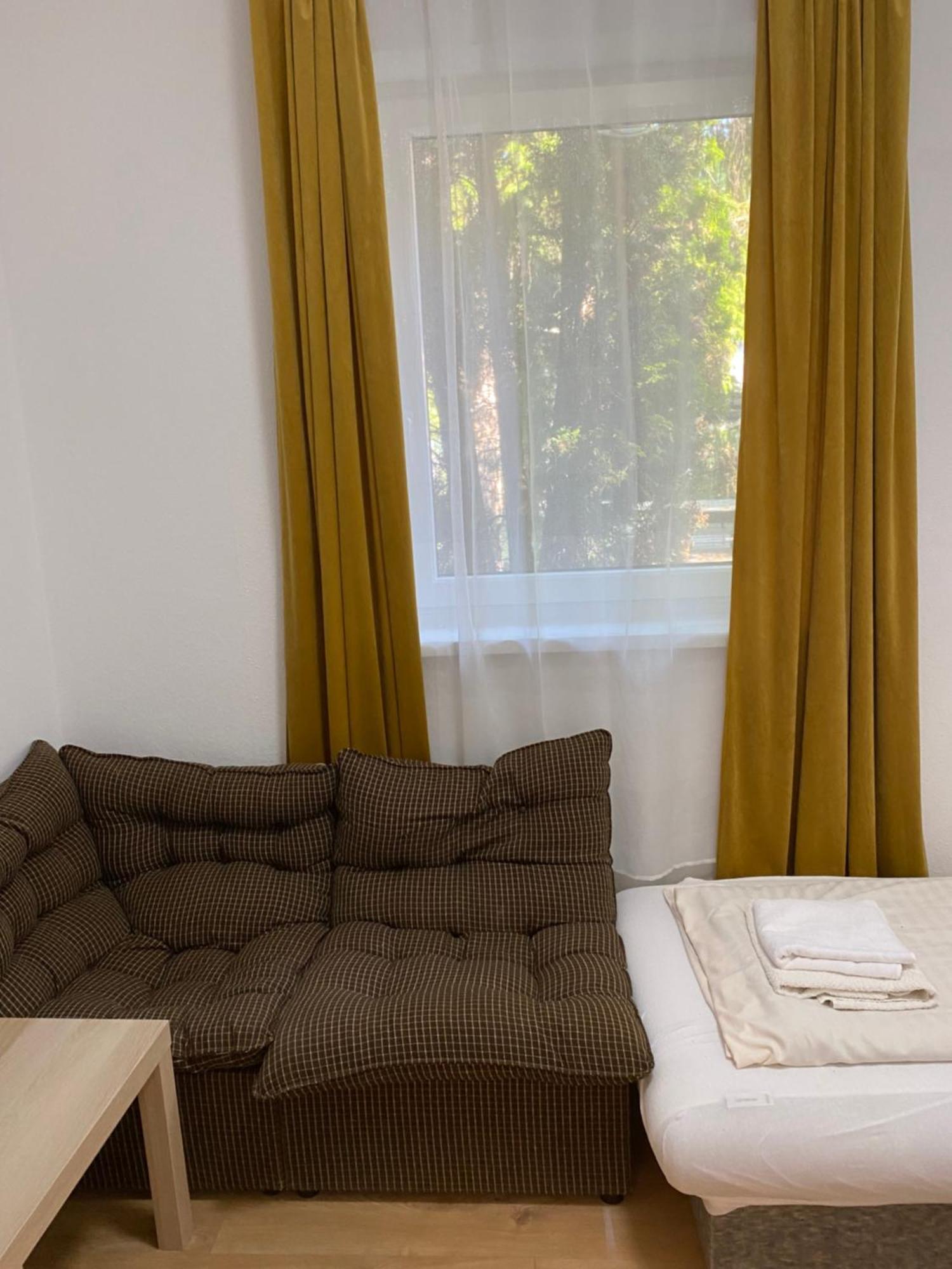 Bed and Breakfast Platanus Panzió Zamárdi Esterno foto